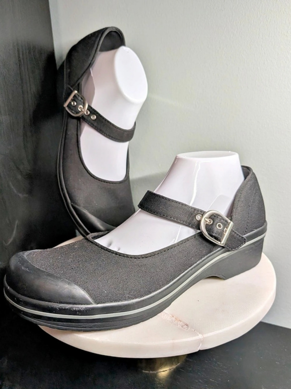 Dansko Valerie Platform Mary Jane Shoes US 12 Like New Black Silver